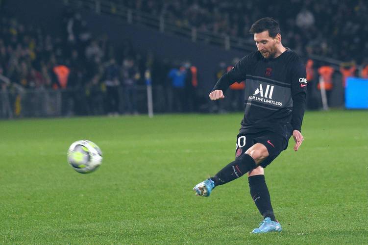  梅西赛事官方发布战术调整新规，巴黎圣日耳曼争议不断！